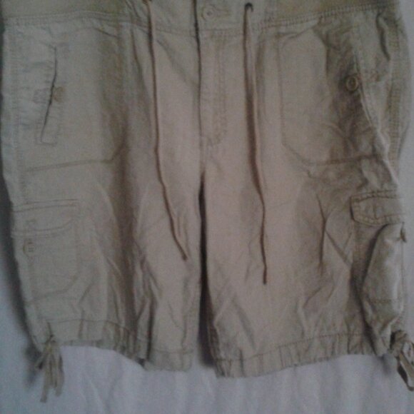 Women's Faded Glory Khaki Cargo Shorts Size 16 - Picture 8 of 8